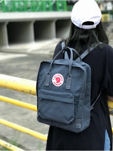 Fjallraven Kanken –  Graphite